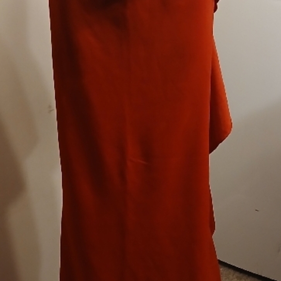 Elegant Red Strapless Dress - Picture 2 of 8